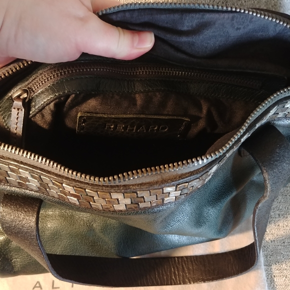 Leather shoulder bag - Picture 3 of 16
